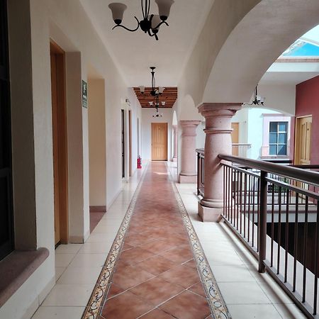Hotel Meson Mariano Matamoros Керетаро Экстерьер фото